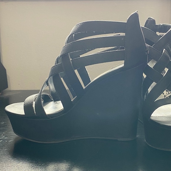 Black Platform Sandals - Picture 3 of 3